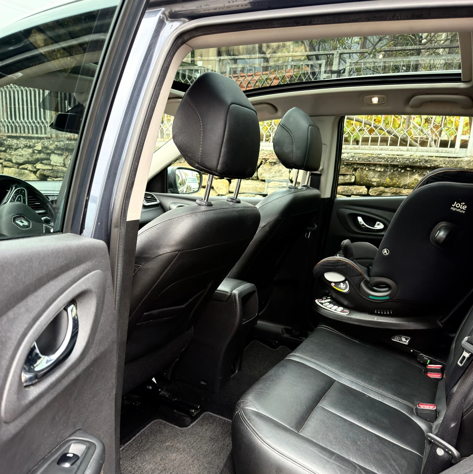 Renault Kadjar 1.5 DCI   Panorama  LED   FULL, снимка 13 - Автомобили и джипове - 56746643