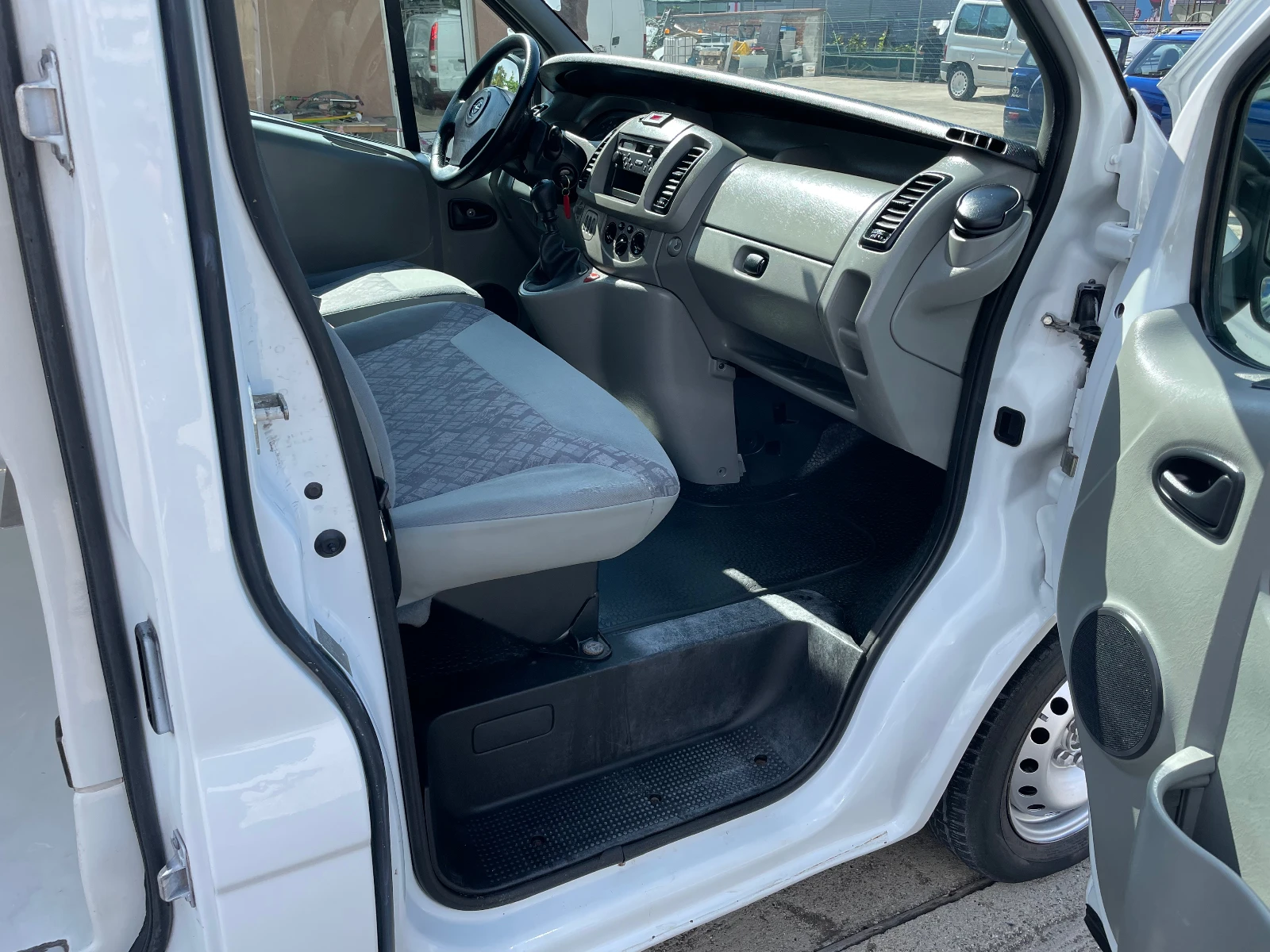 Renault Trafic 1.9 DCi // КЛИМАТИК// ХЛАДИЛЕН // - изображение 8