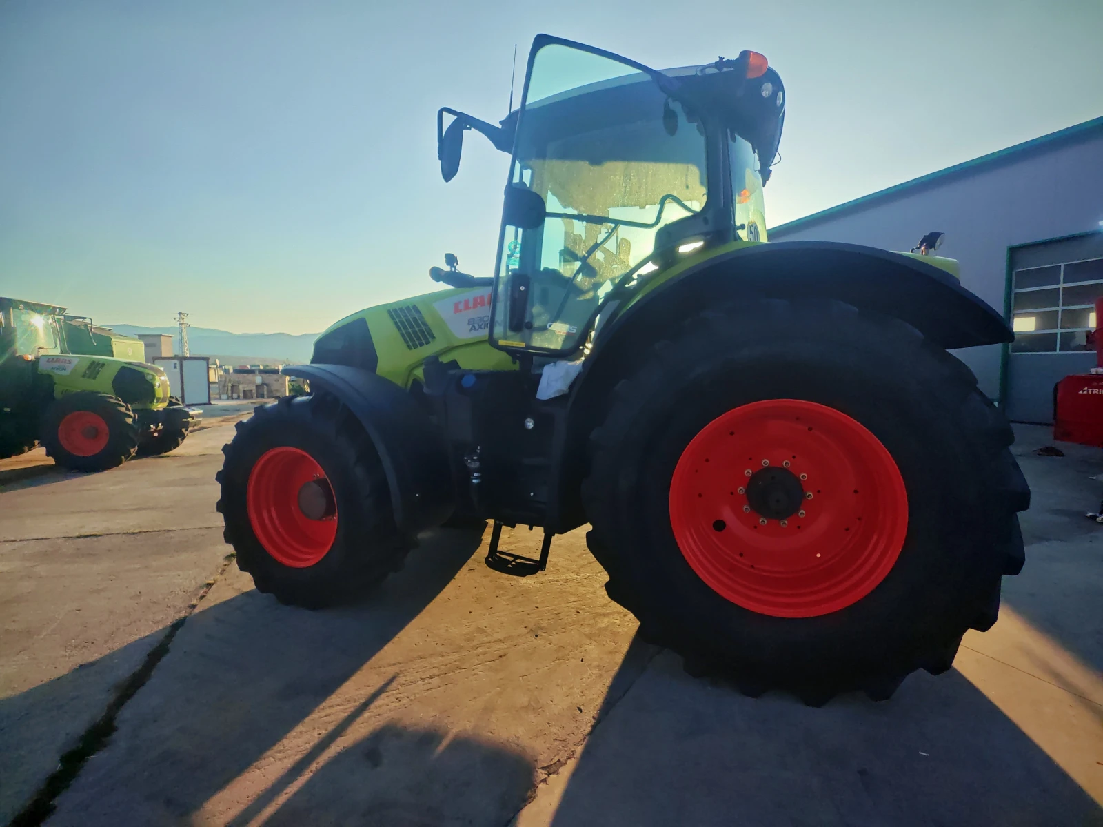 Трактор Claas Axion 830 лизинг с първоначална вноска 20 % - изображение 10