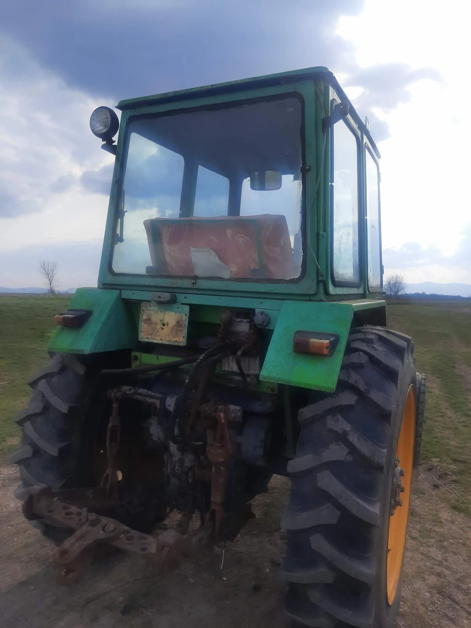 Трактор ЮМЗ, снимка 9 - Селскостопанска техника - 53938873