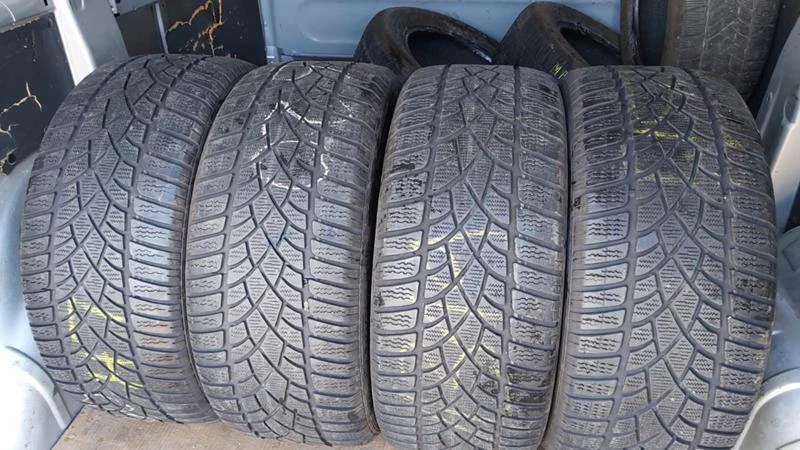 Гуми Зимни 255/40R19, снимка 1 - Гуми и джанти - 27565631