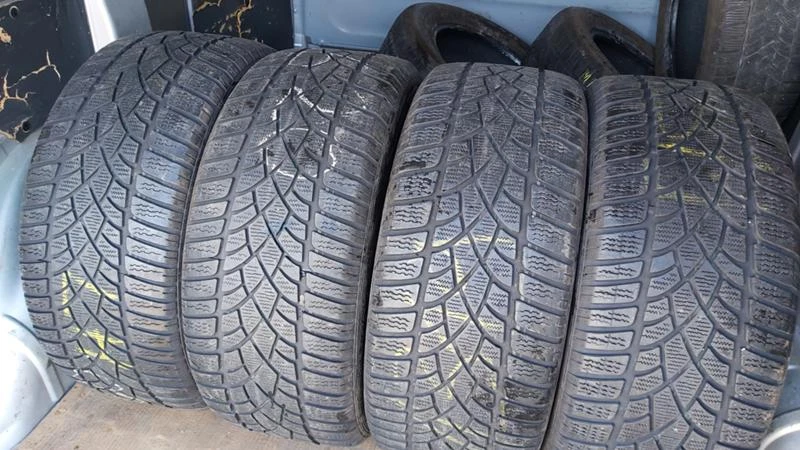 Гуми Зимни 255/40R19, снимка 2 - Гуми и джанти - 27565631