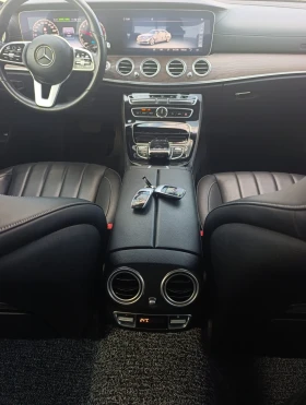 Mercedes-Benz E 300 4MATIC Exclusive , снимка 17