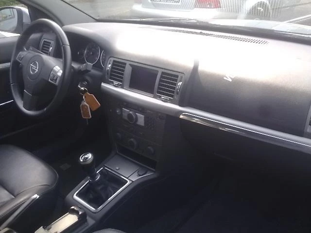 Opel Vectra 1.9 CDTI, снимка 3 - Автомобили и джипове - 21582332