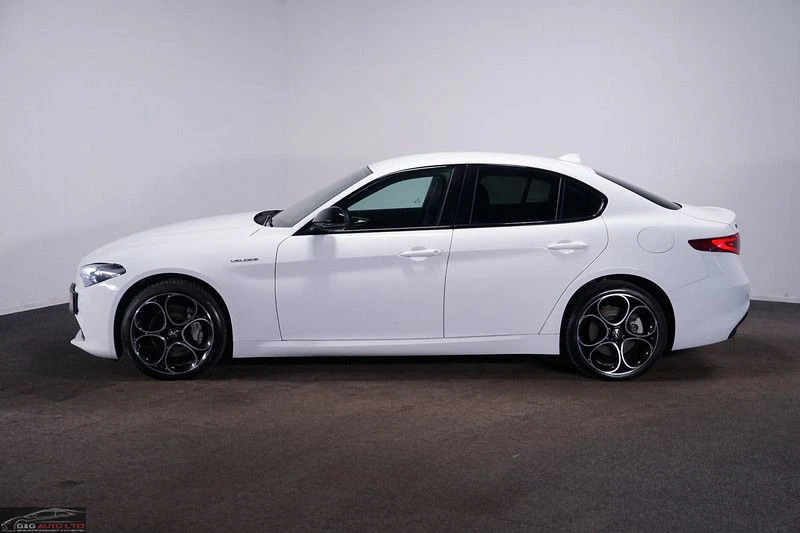 Alfa Romeo Giulia 2.0-TURBO/280HP/VELOCE/ACC/AT8/MEMORY/558v - изображение 4