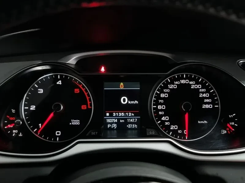 Audi A4 2.0 TDI Quattro - изображение 8