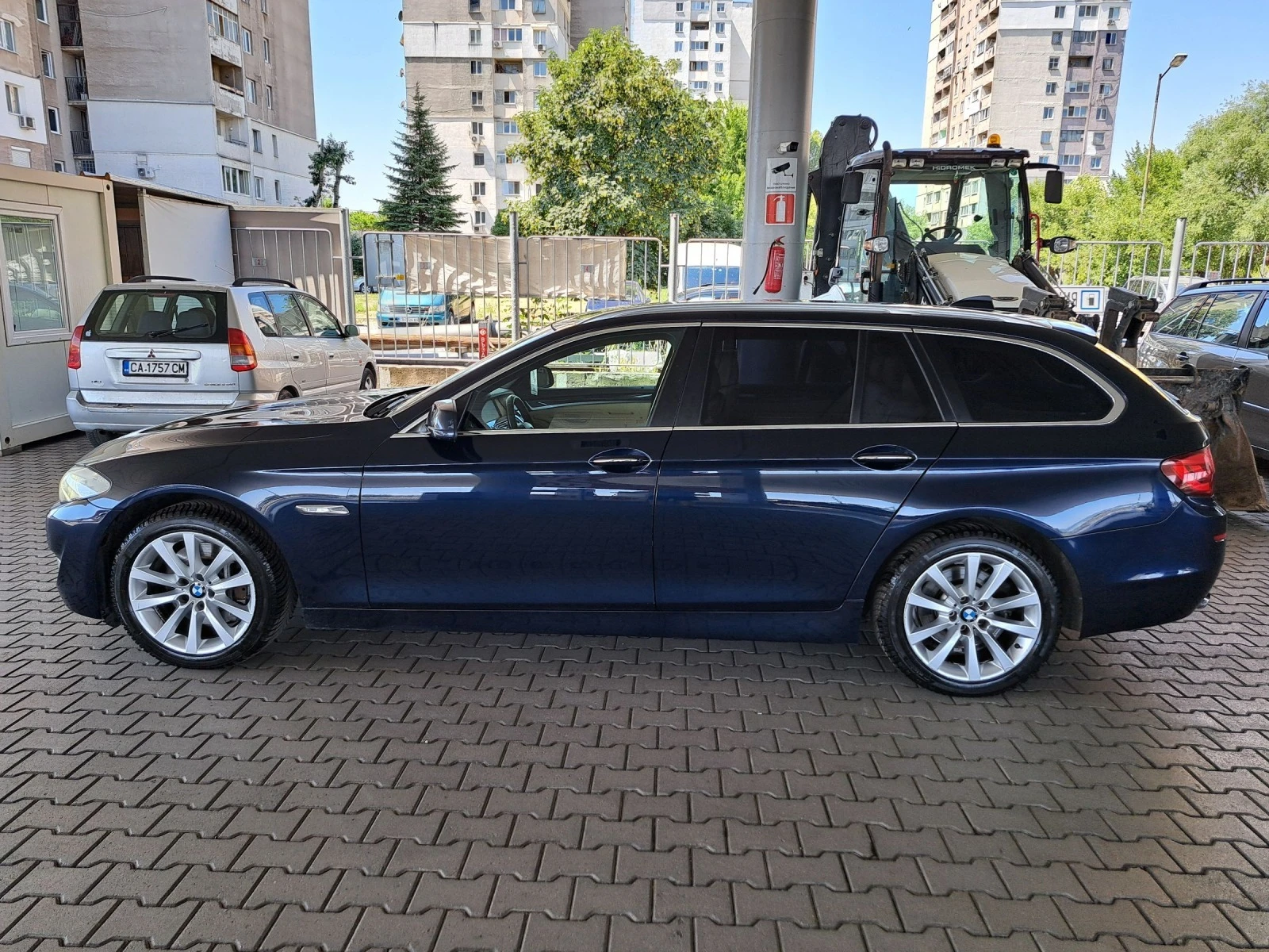 BMW 525 2.5D 218ps.X-DRIVE ITALIA - изображение 6