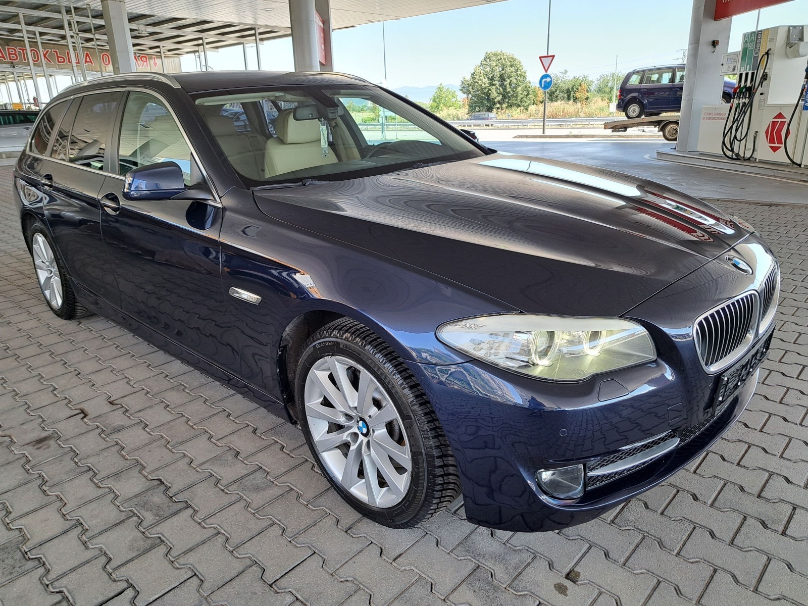 BMW 525 2.5D 218ps.X-DRIVE ITALIA - изображение 9