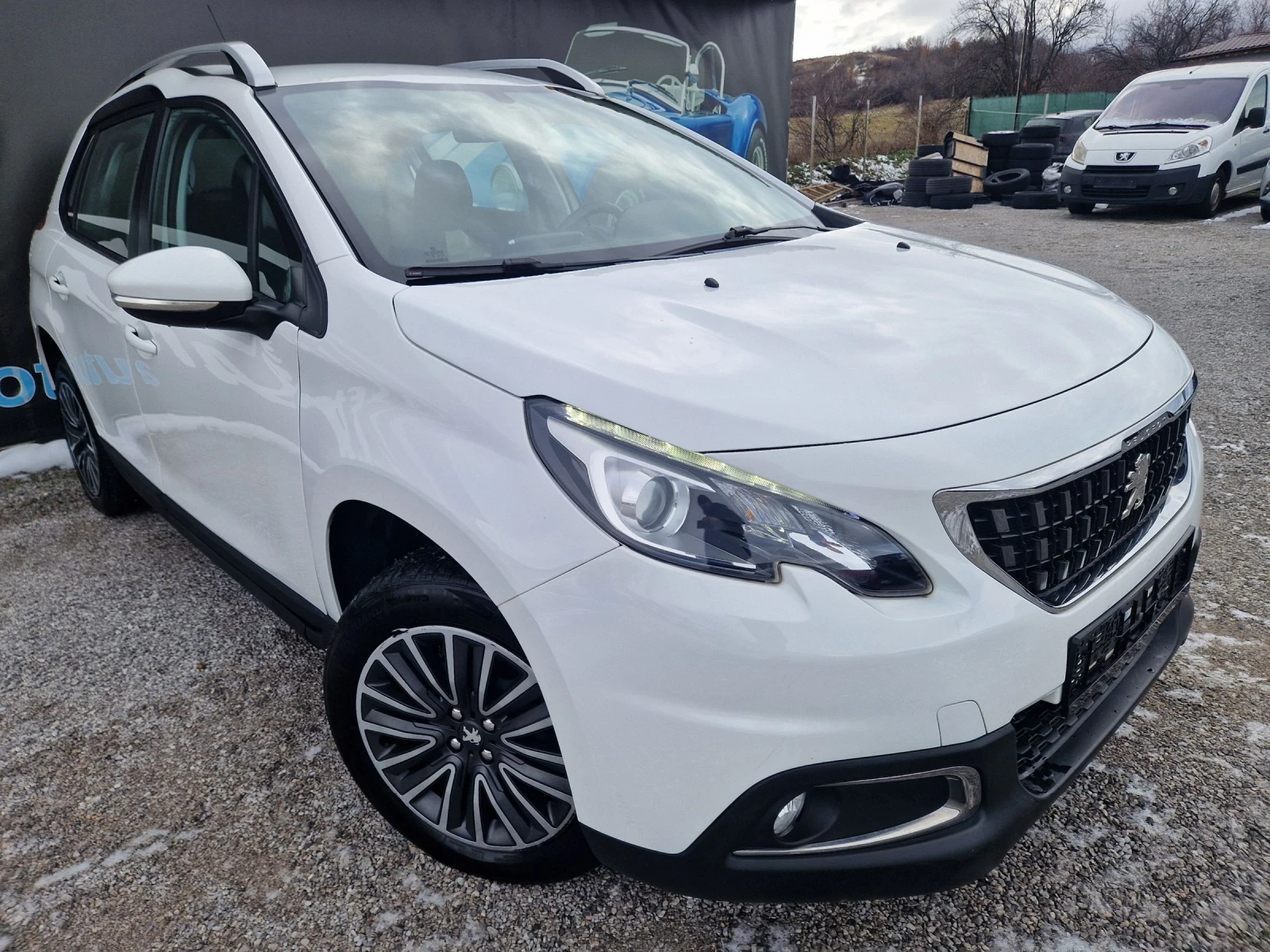 Peugeot 2008 1.2i Facelift - изображение 3