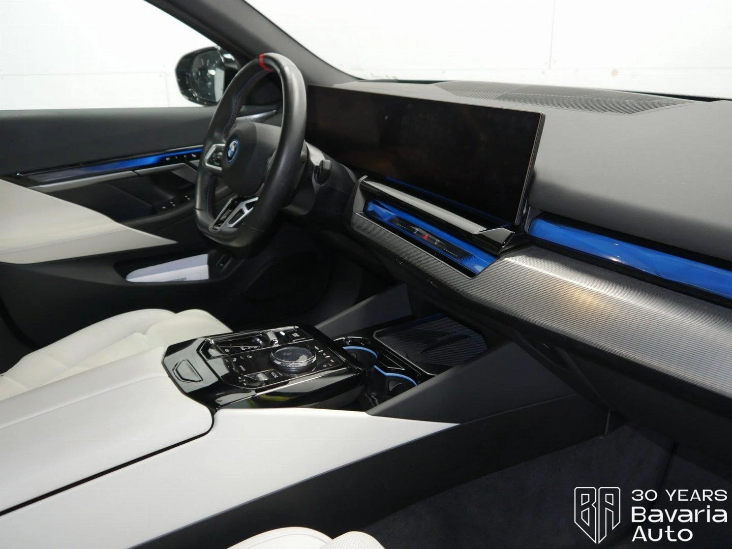 BMW i5 M60 xDrive Touring - изображение 7