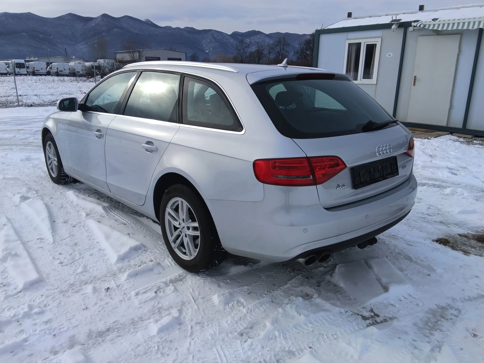 Audi A4 2.0tdi navi 150ks - изображение 4