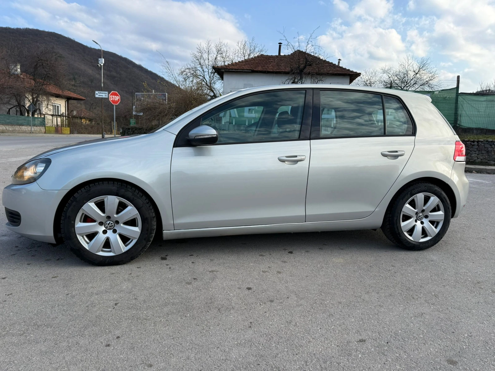 VW Golf 1.6 TDI, снимка 4 - Автомобили и джипове - 53893750