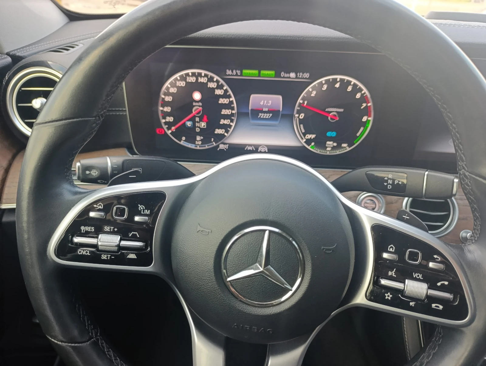 Mercedes-Benz E 300 4MATIC Exclusive , снимка 16 - Автомобили и джипове - 55097809