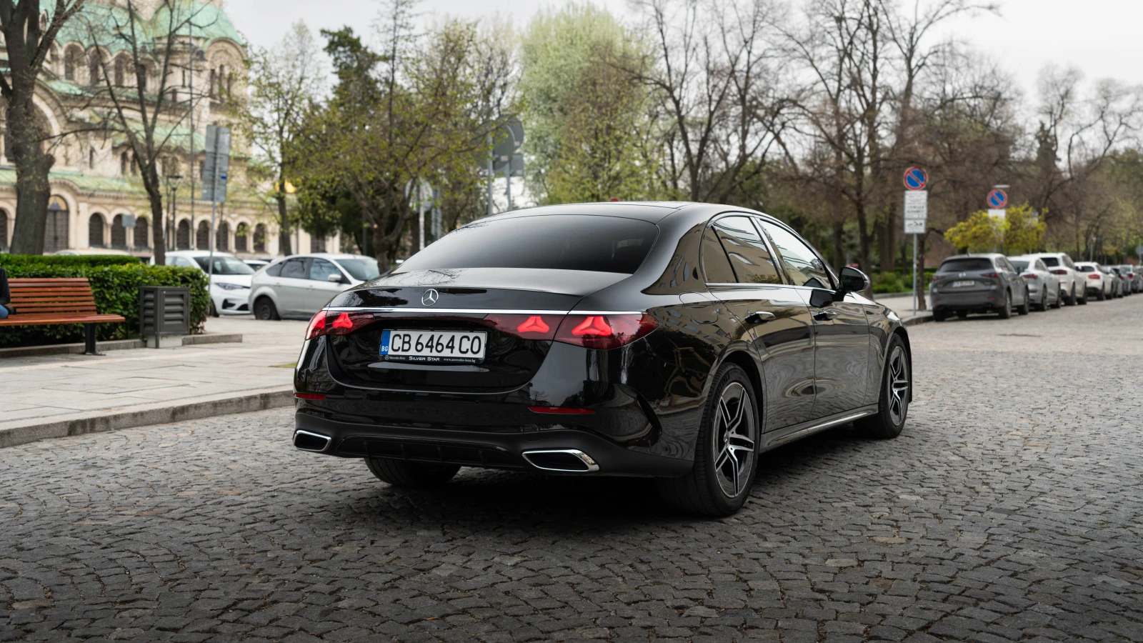 Mercedes-Benz E 200 AMG Line * Гаранция * , снимка 6 - Автомобили и джипове - 54254524