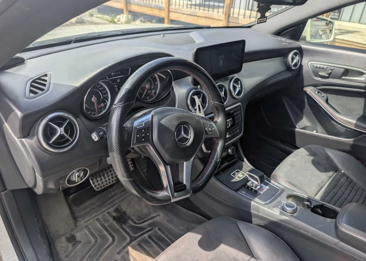 Mercedes-Benz CLA 45 AMG ПАНОРАМА * CARPLAY * ПОДГРЕВИ * CARFAX * , снимка 8 - Автомобили и джипове - 54565932