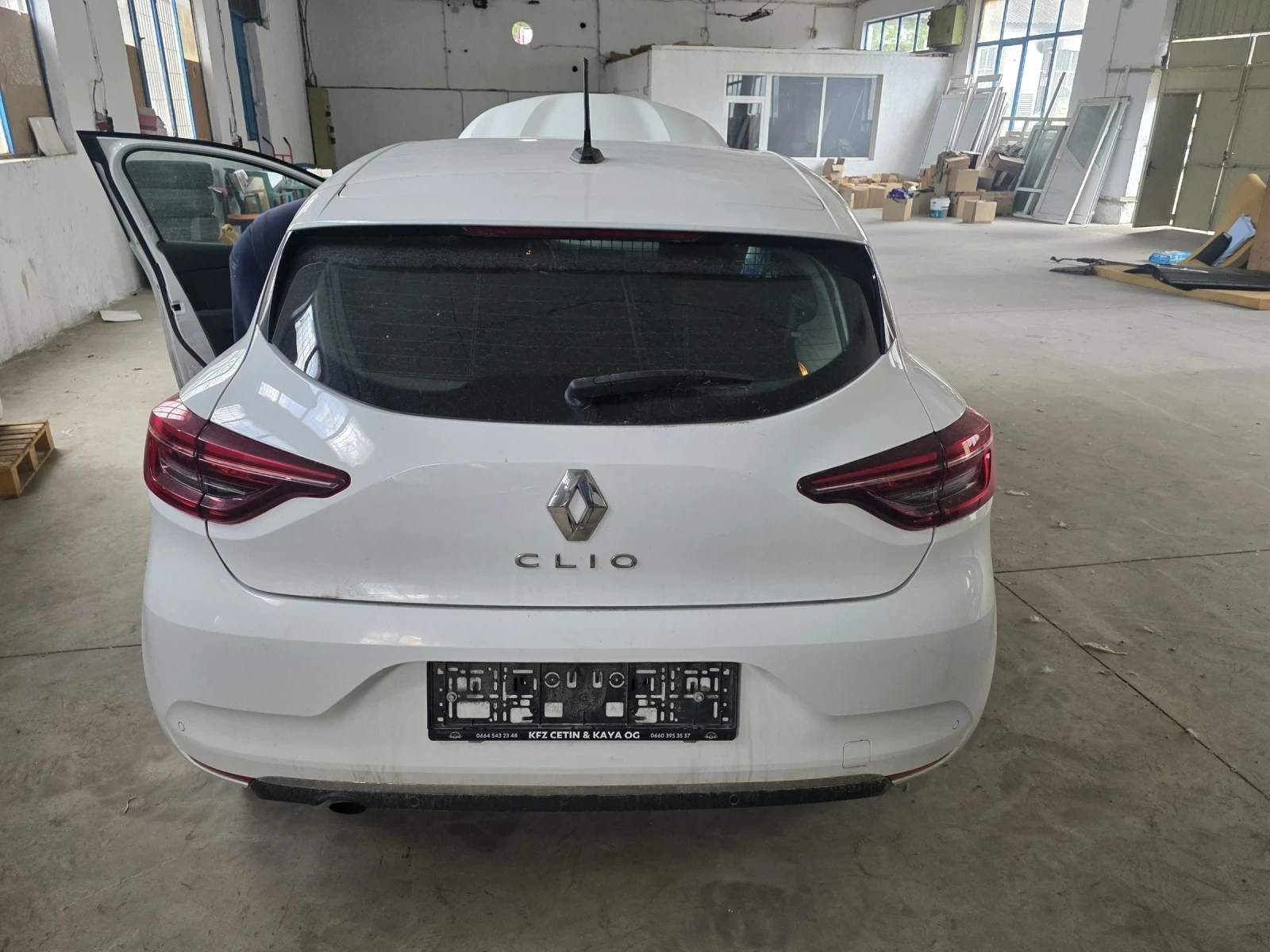 Renault Clio 1.5 dci, снимка 9 - Автомобили и джипове - 54655193