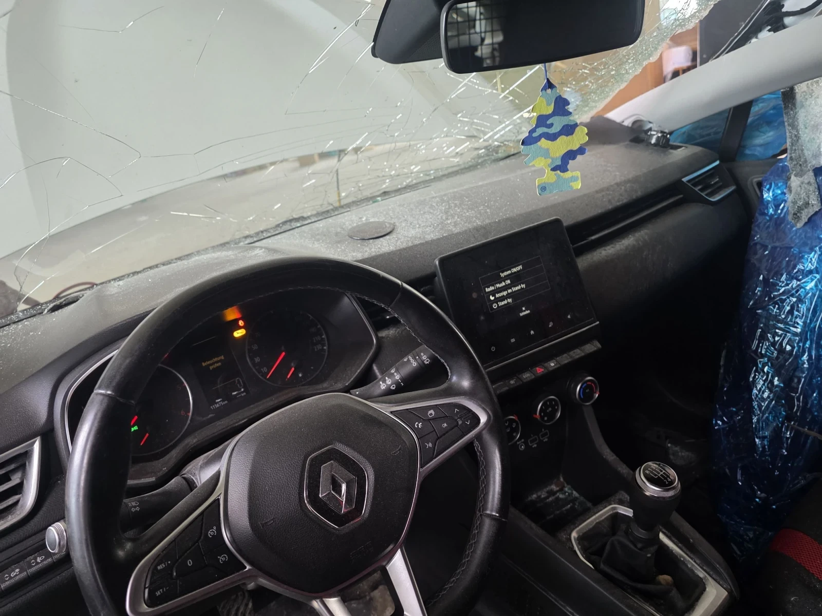 Renault Clio 1.5 dci, снимка 3 - Автомобили и джипове - 54655193