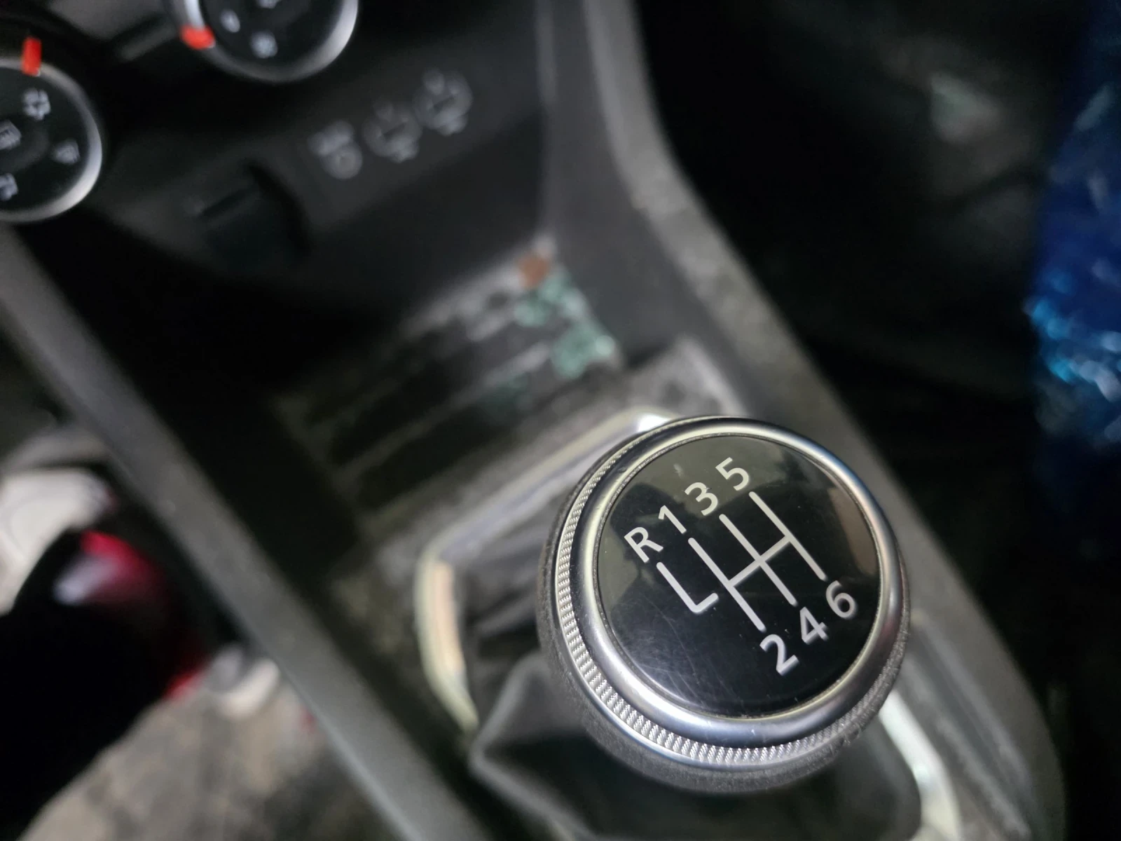 Renault Clio 1.5 dci, снимка 10 - Автомобили и джипове - 54655193