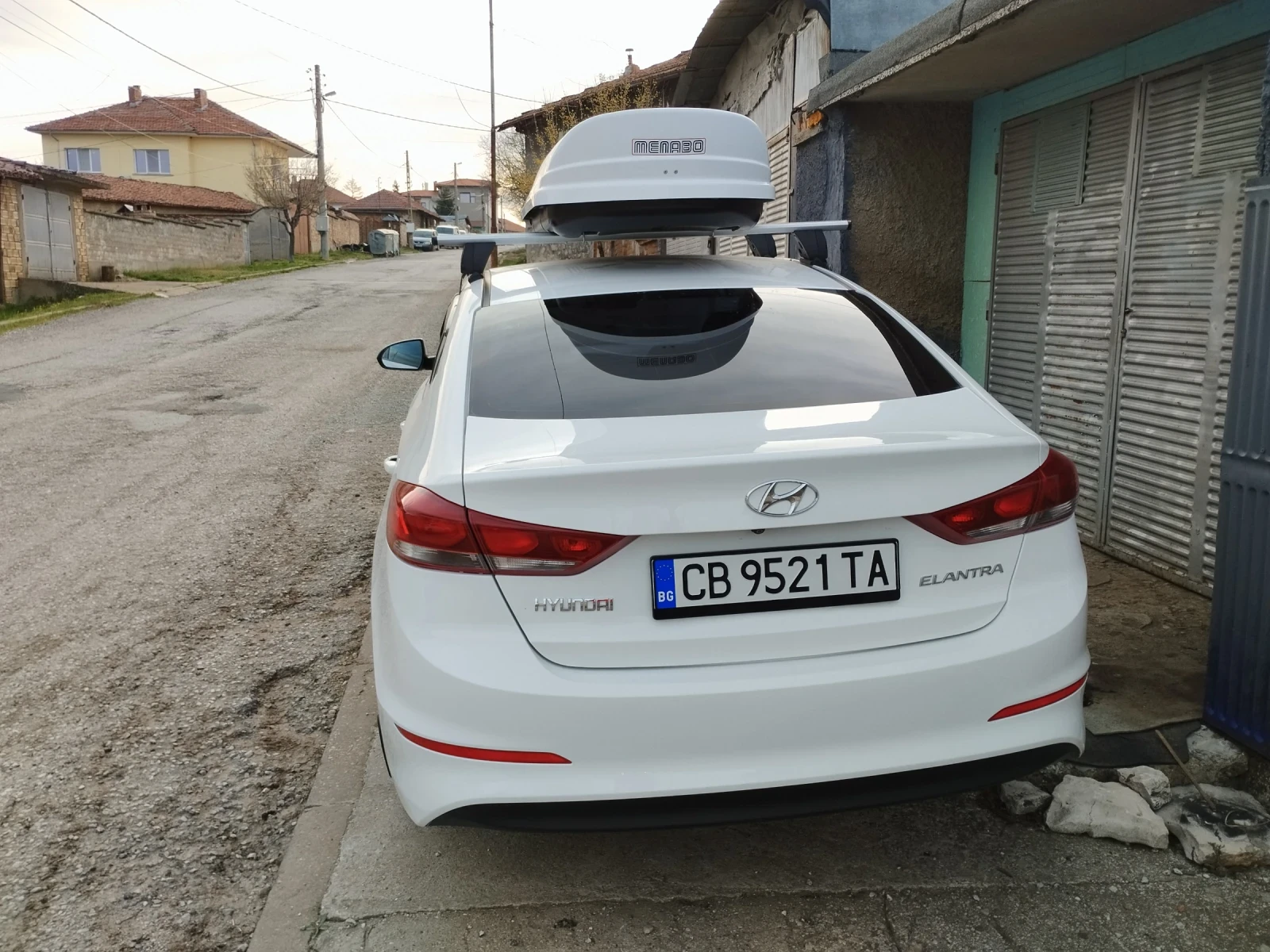 Hyundai Elantra 1, 6 crdi, Бартер , снимка 14 - Автомобили и джипове - 54815604