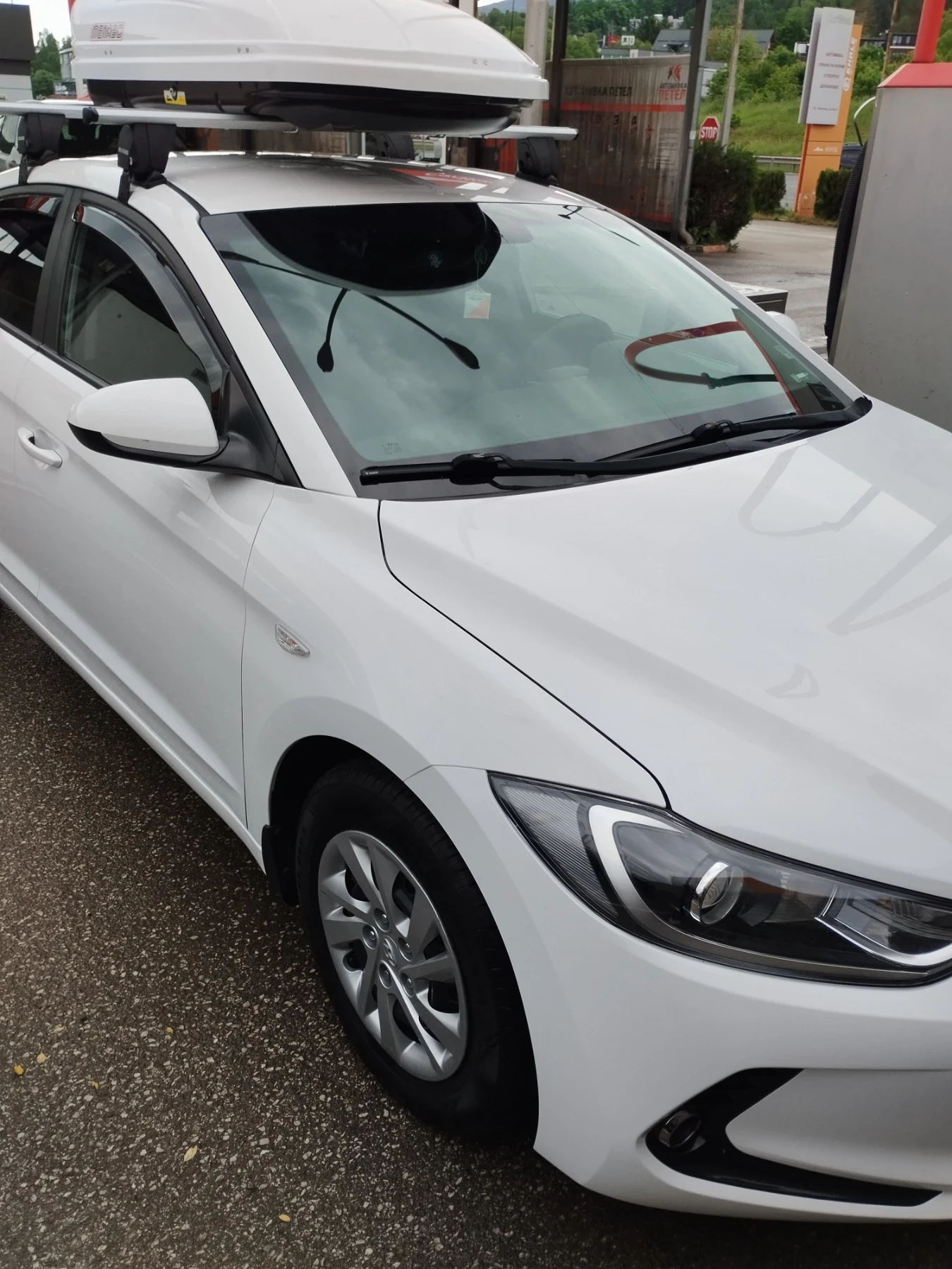 Hyundai Elantra 1, 6 crdi, Бартер , снимка 2 - Автомобили и джипове - 54815604