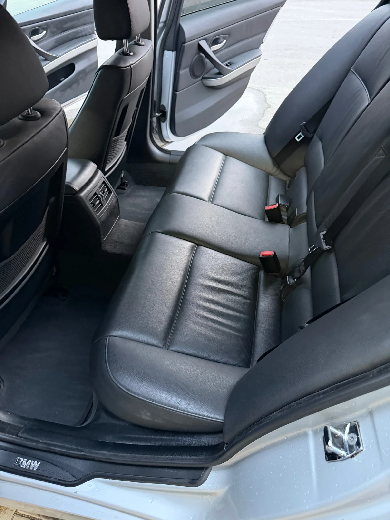 BMW 330 E90, снимка 8 - Автомобили и джипове - 55382220
