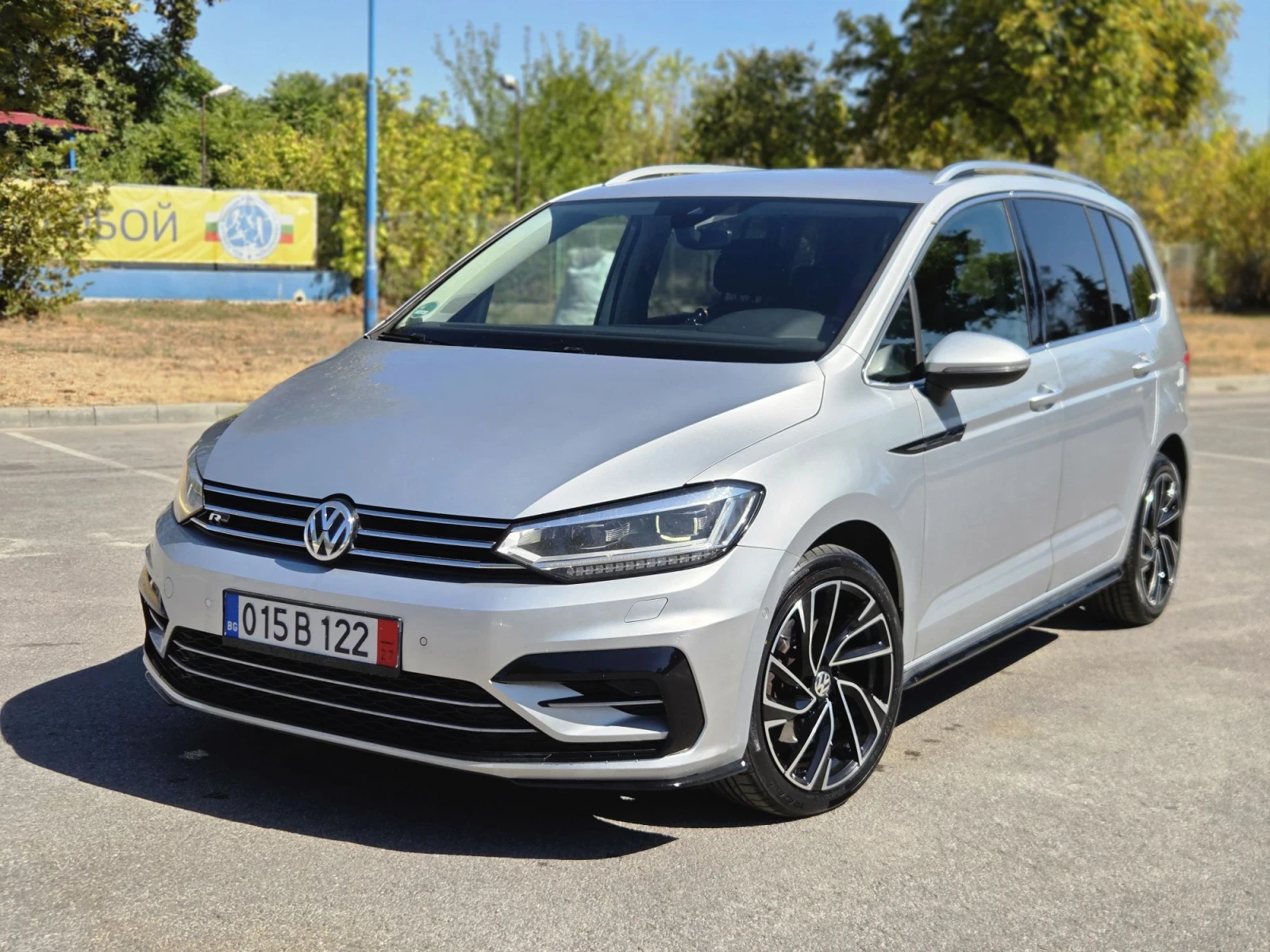 VW Touran R-line
