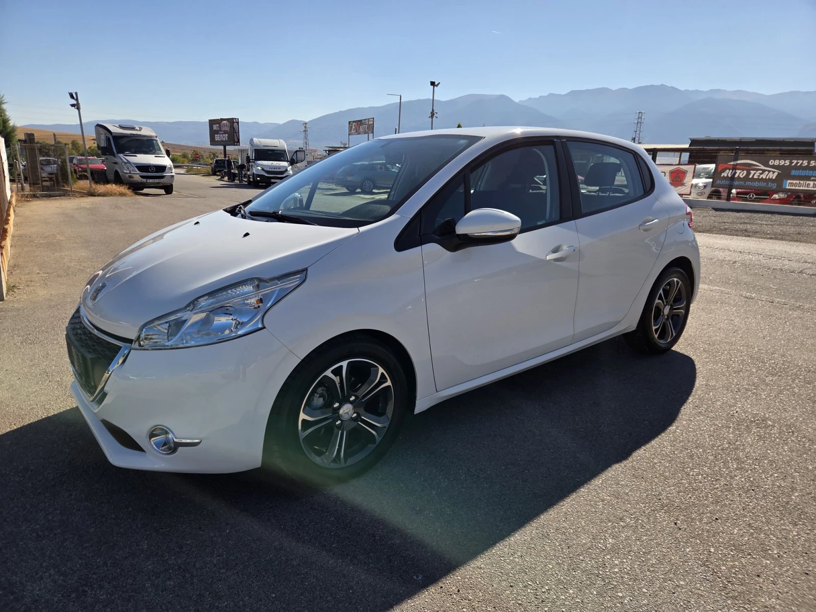 Peugeot 208, снимка 2 - Автомобили и джипове - 56333957