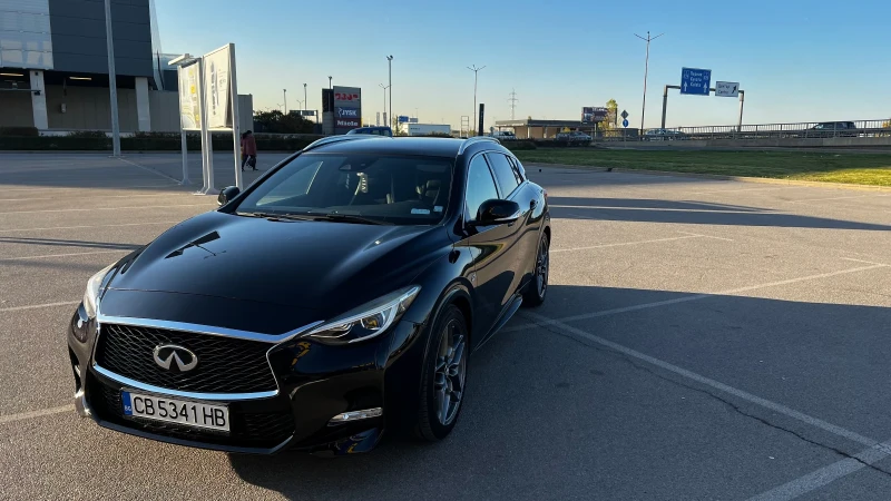 Infiniti Q30 Q30S, снимка 8 - Автомобили и джипове - 47707086