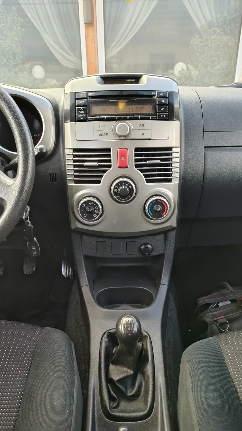 Daihatsu Terios 1.3 VVTI, снимка 8 - Автомобили и джипове - 48783885