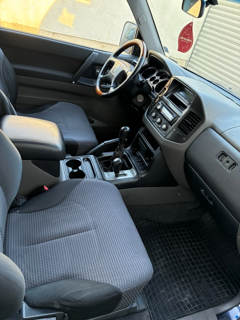 Mitsubishi Pajero, снимка 8 - Автомобили и джипове - 53212792