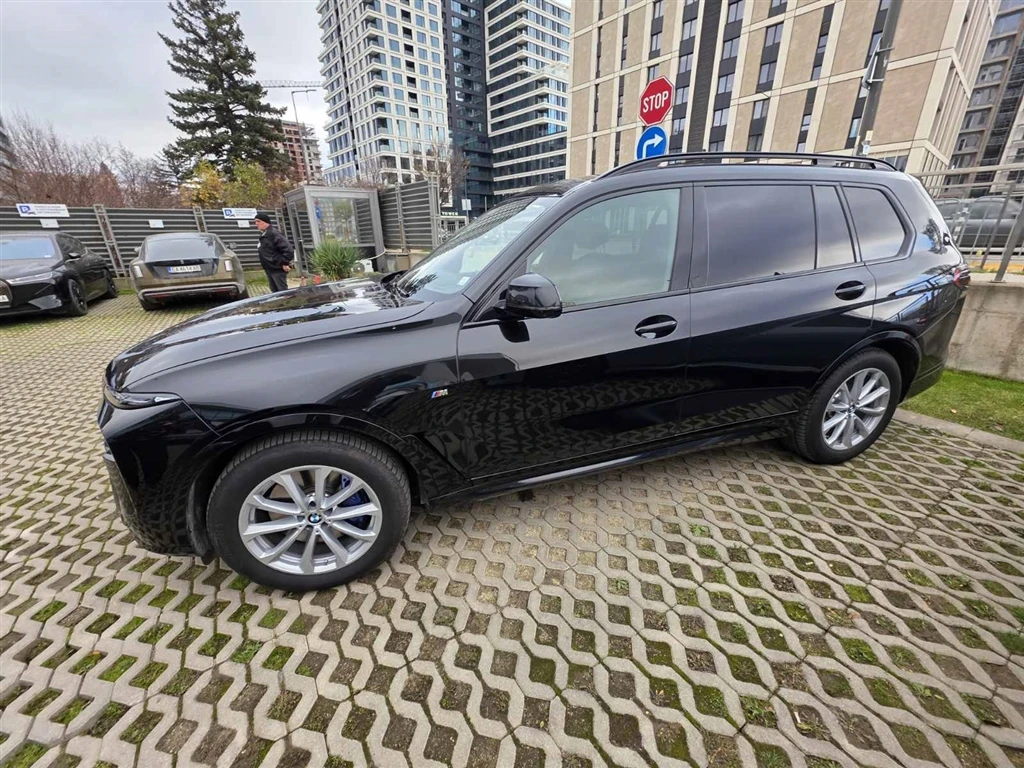 BMW X7 xDrive40i - изображение 3
