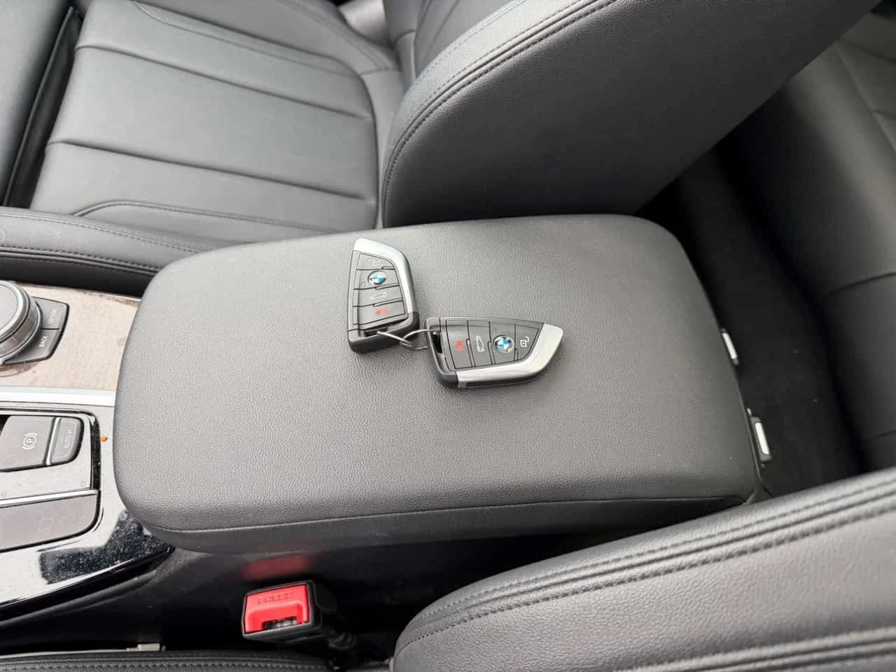 BMW X3 I * M-Package* * HeadUp* AвтоКредит* (ЦЕНА ДО БГ), снимка 16 - Автомобили и джипове - 53797871