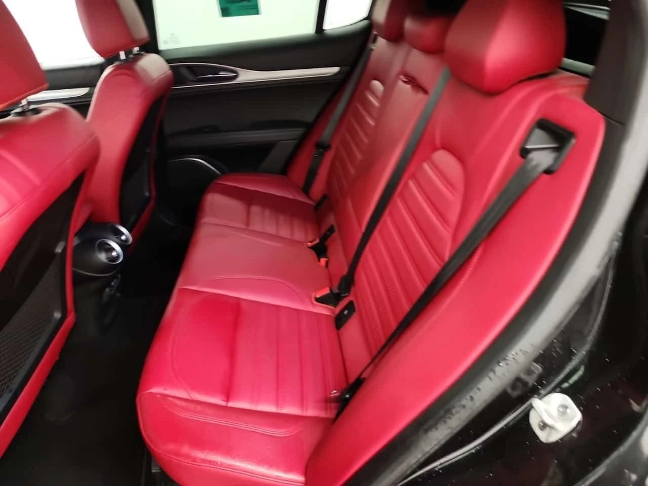 Alfa Romeo Stelvio * VELOCE * ДИСТРОНИК* ПАНОРАМА* КАМЕРА* , снимка 11 - Автомобили и джипове - 54358432