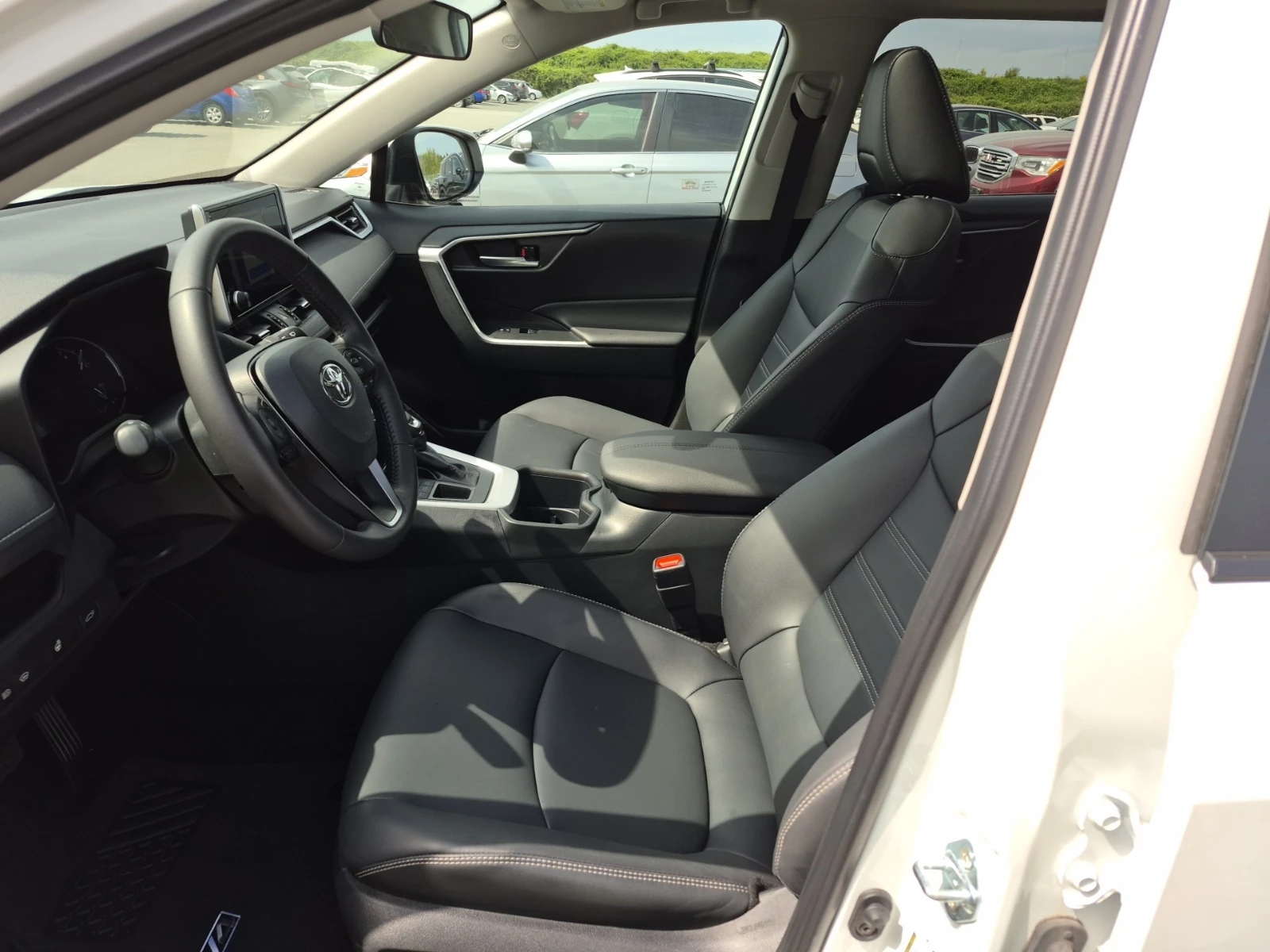 Toyota Rav4 * * CARFAX * * АВТО КРЕДИТ * * Цена до БГ * * , снимка 6 - Автомобили и джипове - 54496679