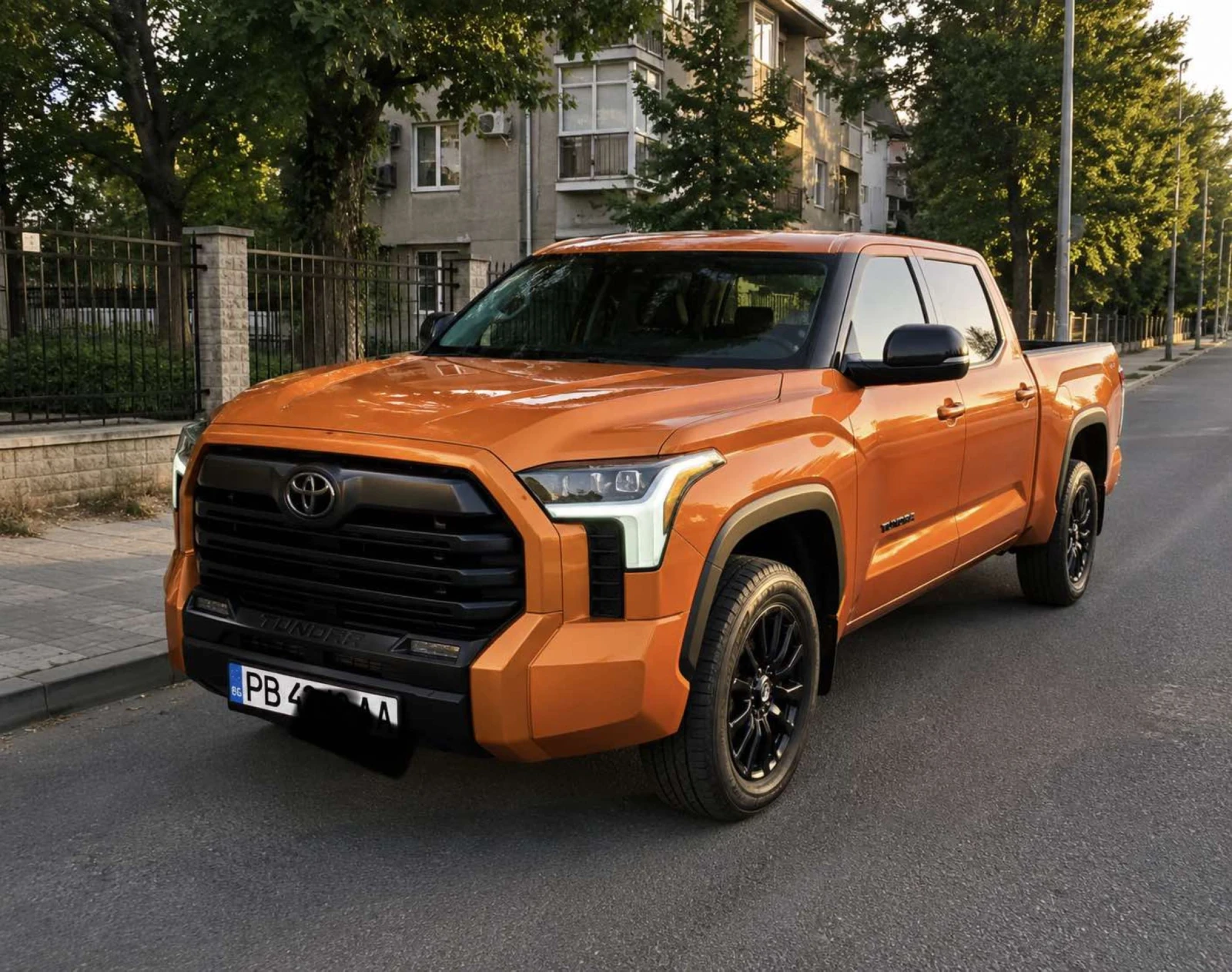 Toyota Tundra HYBRID 