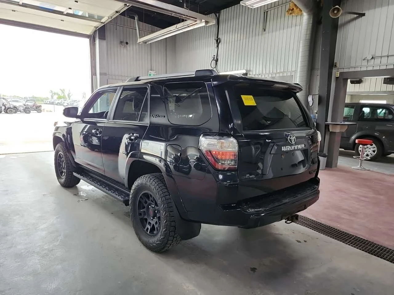 Toyota 4runner TRD PRO/CARFAX/КОЖА/ШИБЕДАХ/2 КЛЮЧА/ФИНАНСИРАНЕ, снимка 4 - Автомобили и джипове - 54749626