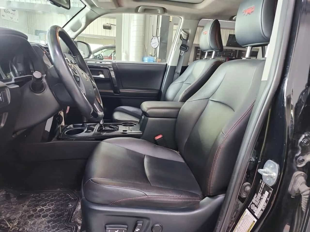 Toyota 4runner TRD PRO/CARFAX/КОЖА/ШИБЕДАХ/2 КЛЮЧА/ФИНАНСИРАНЕ, снимка 6 - Автомобили и джипове - 54749626
