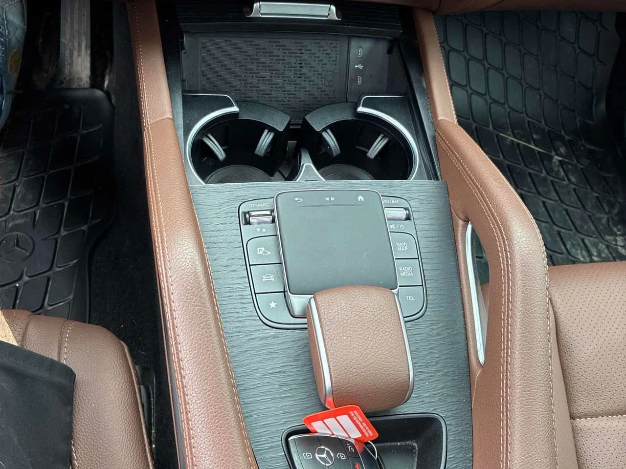 Mercedes-Benz GLE 350 / ДИСТРОНИК / 360 / BURMESTER / PANORAMA , снимка 13 - Автомобили и джипове - 55391887