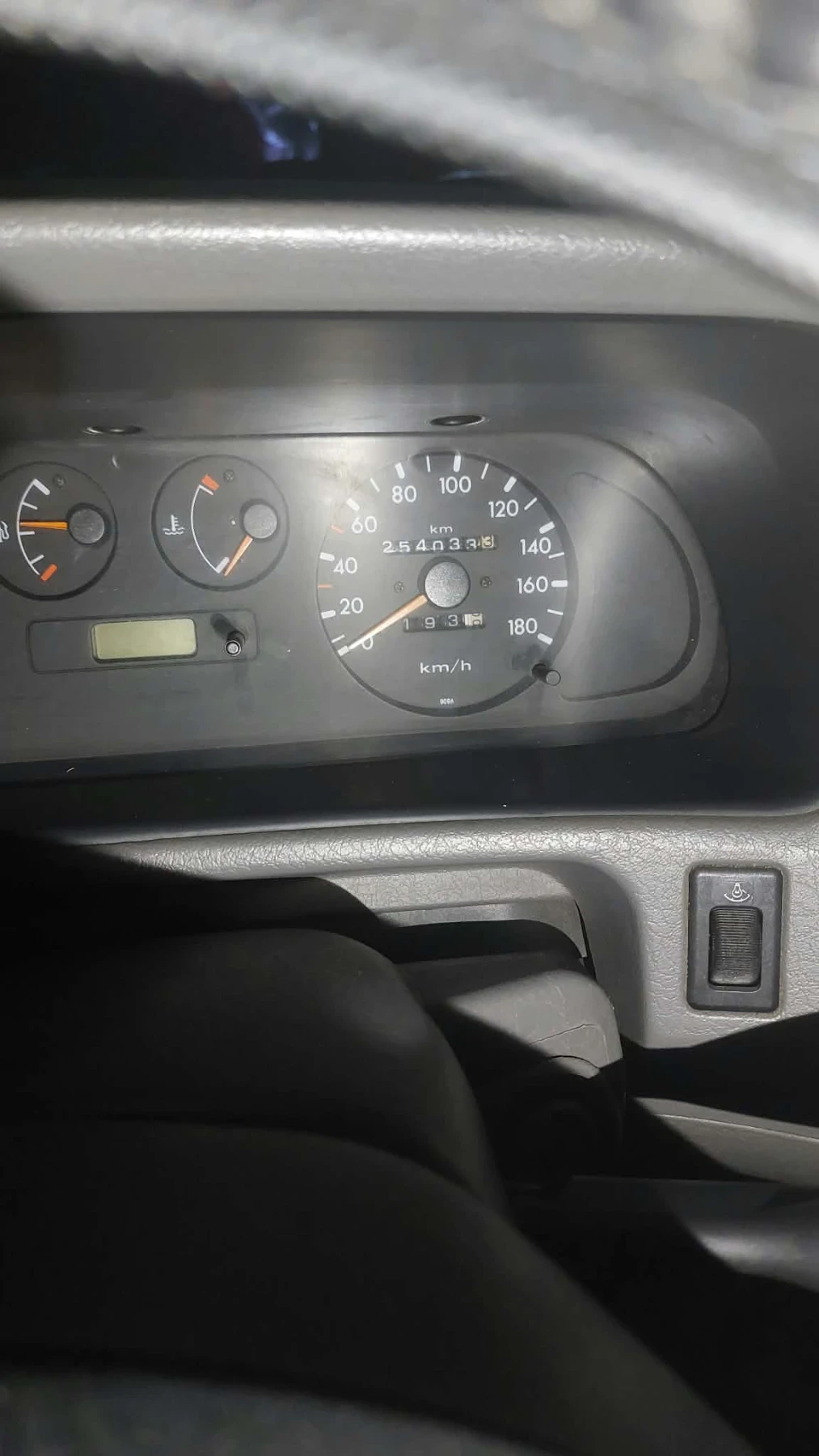Nissan Terrano, снимка 8 - Автомобили и джипове - 56523943