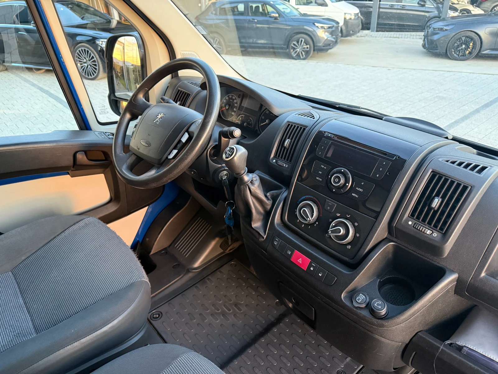 Peugeot Boxer 2.2HDI Хладилен+ Климатик Euro 5b - изображение 8