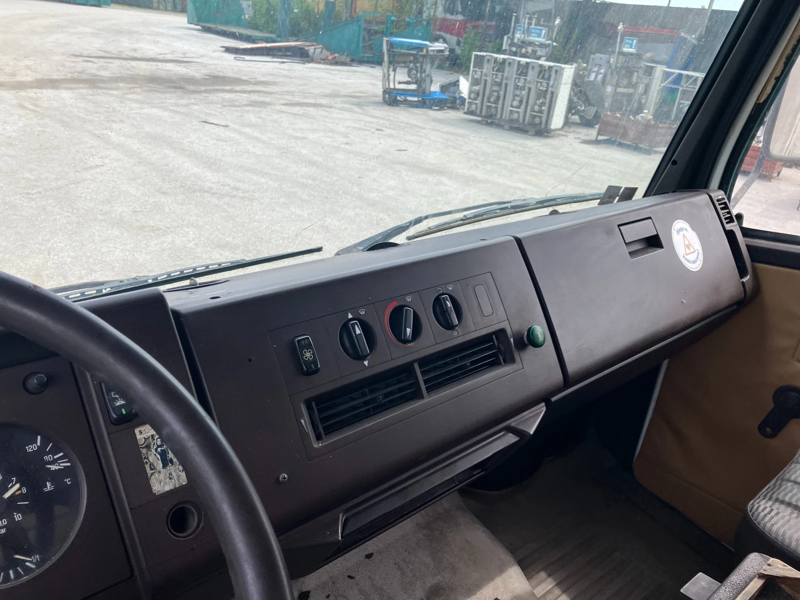Mercedes-Benz 1117 ФУРГОН, снимка 13 - Камиони - 54407170
