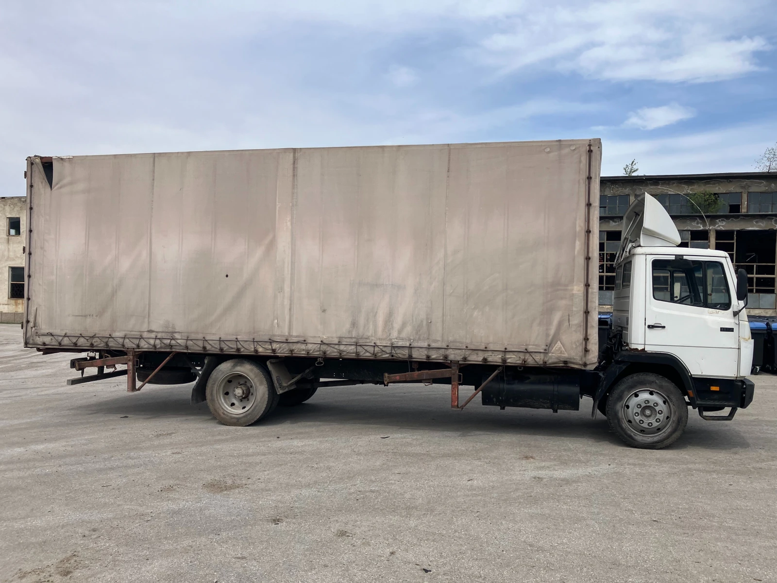 Mercedes-Benz 1117 ФУРГОН, снимка 6 - Камиони - 54407170