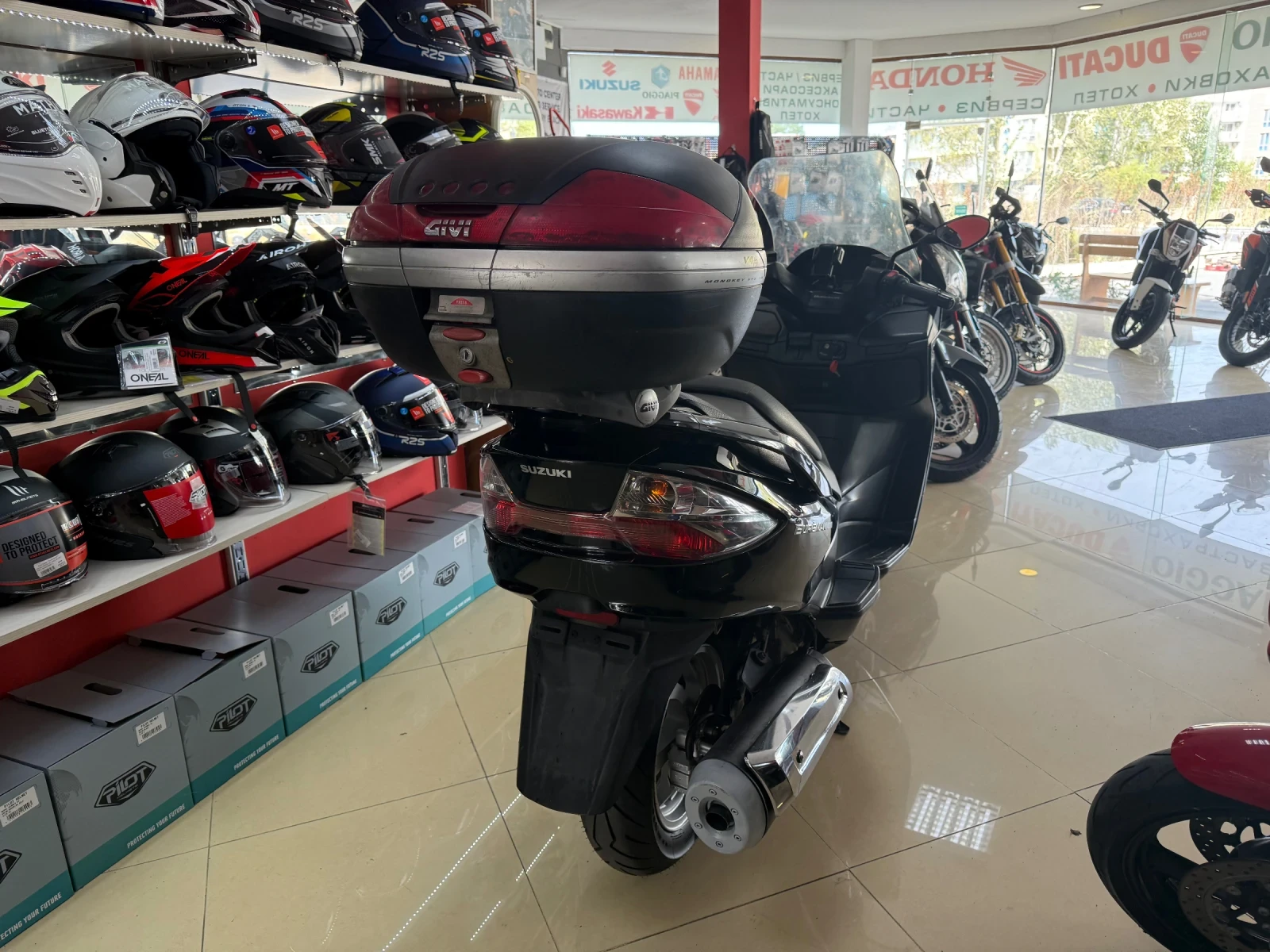 Suzuki Burgman 400cc. - изображение 6