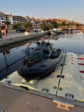 Джет Bombardier Sea Doo Apex 300 carbon LIMITED EDICION , снимка 5