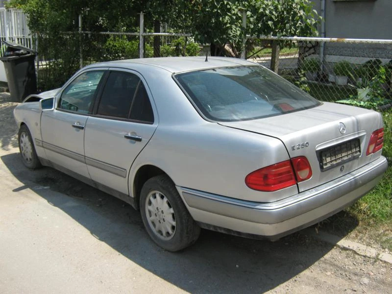 Демферен маховик Мерцедес W210 E250D/115hp, снимка 4 - Части - 38177855