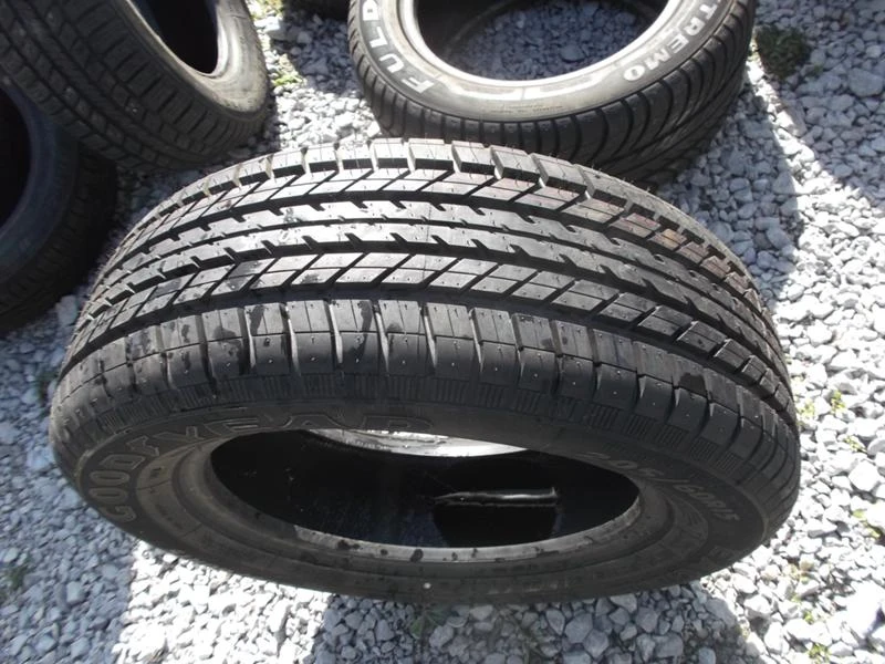 Гуми Летни 205/60R15, снимка 2 - Гуми и джанти - 21404994