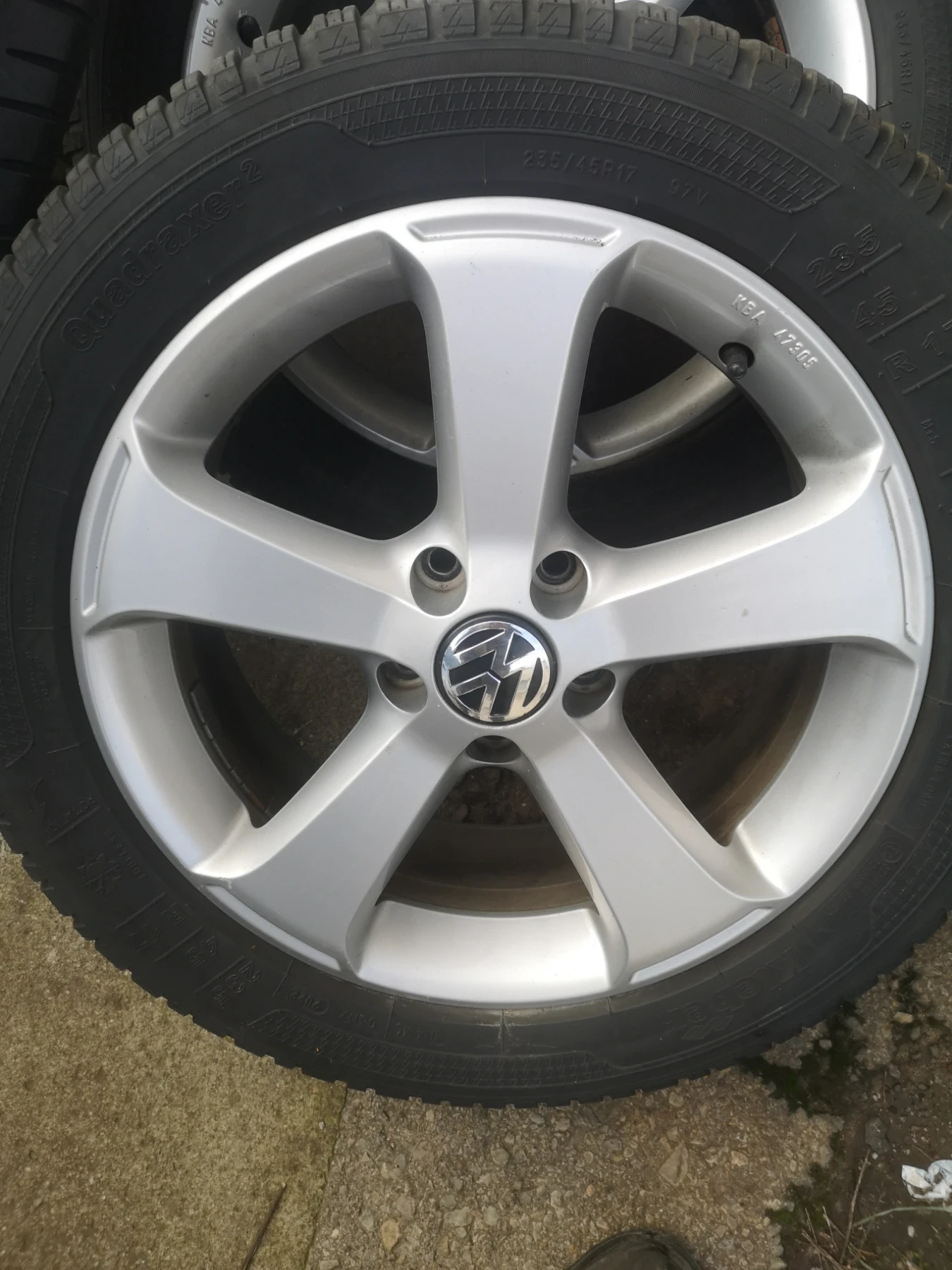    235/45R17  VW | Mobile.bg   6