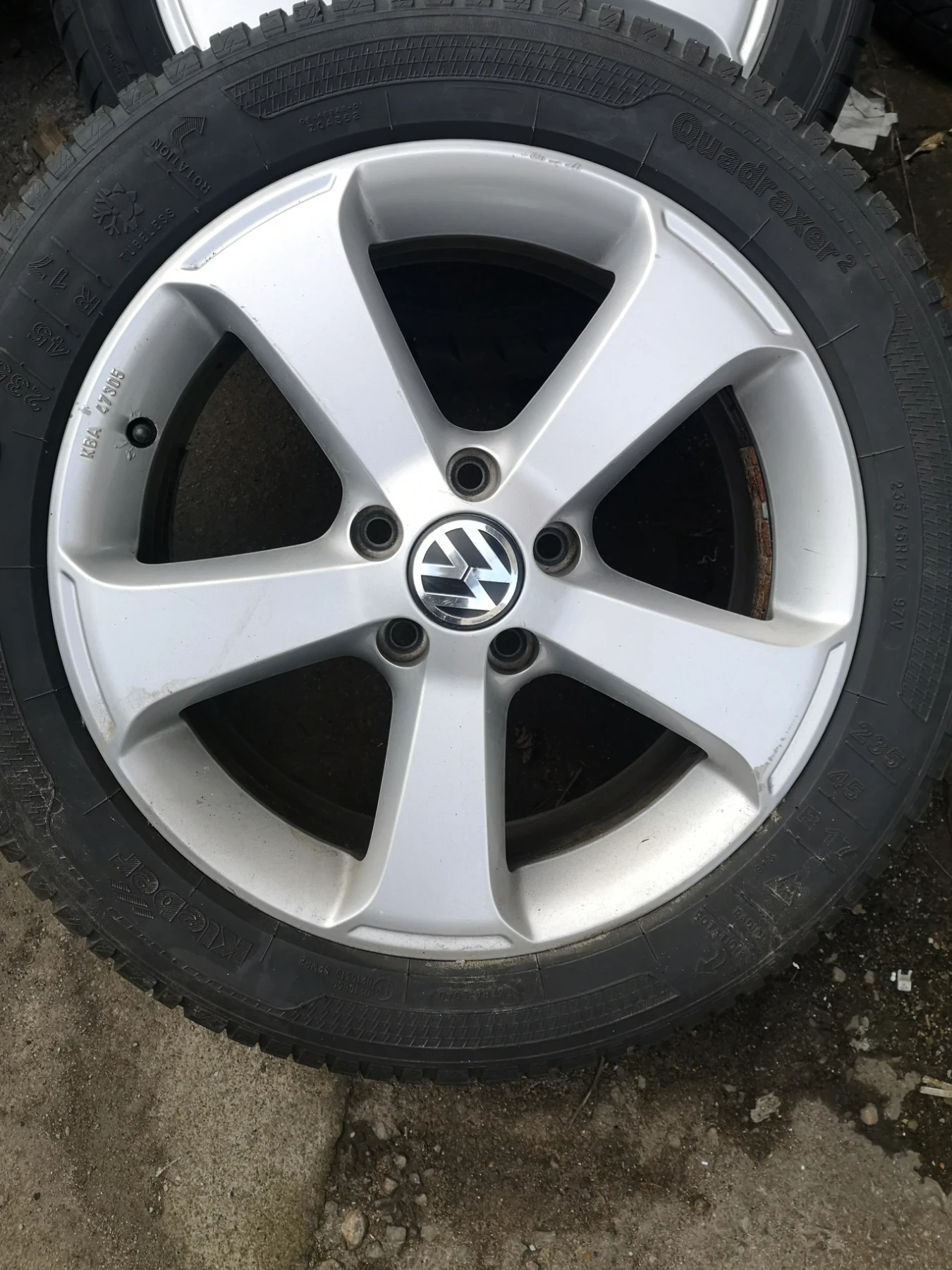    235/45R17  VW | Mobile.bg   4