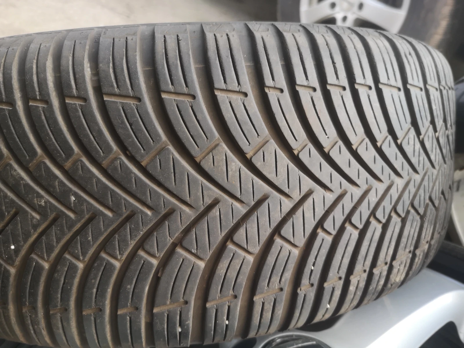    235/45R17  VW | Mobile.bg   7