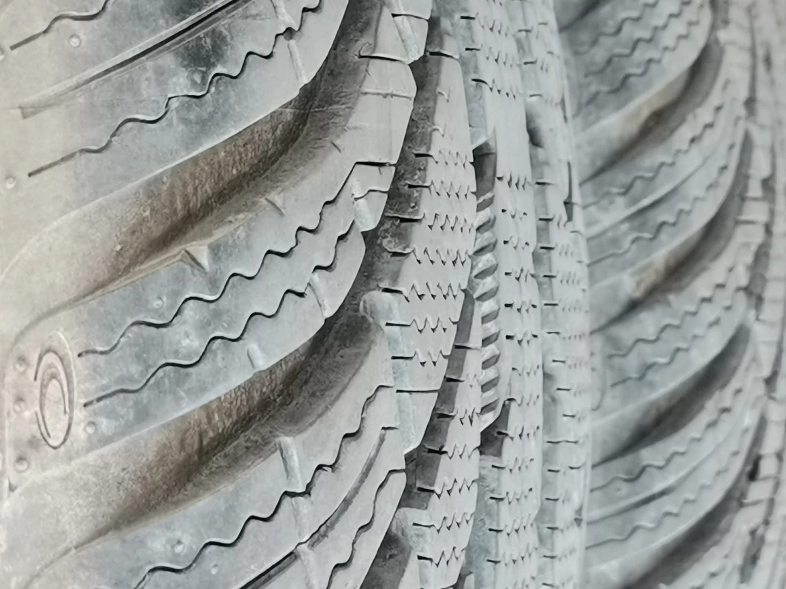 ���� 235/50R18 | Mobile.bg � ����������� 4